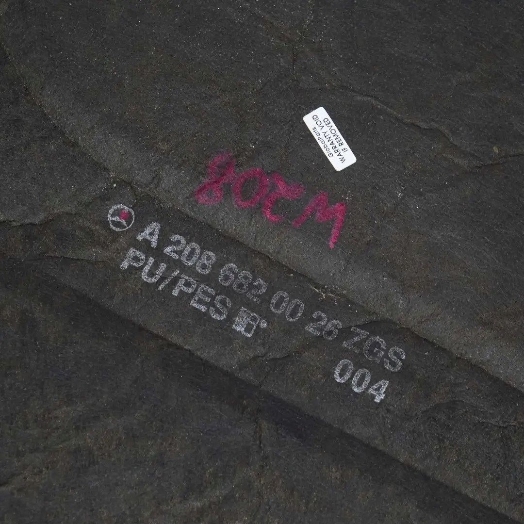 Mercedes-Benz Classe CLK W208 Cofano Motore Lembo Anteriore Isolamento Acustico per con numero di parte A2086820026 Mercedes-Benz Classe CLK W208 Cofano Motore Lembo Anteriore Isolamento Acustico - SKU A2086820026 - Numero di parte A2086820026