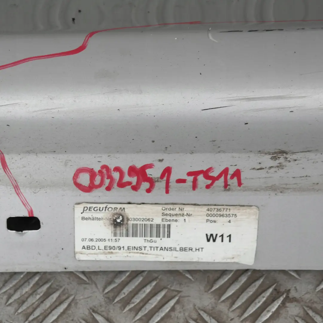 BMW E90 E91 Listello Portiera Apertura Gonne SX Argento-Titanio Argento - SKU 0032951-TS11 - Numero di parte 32951