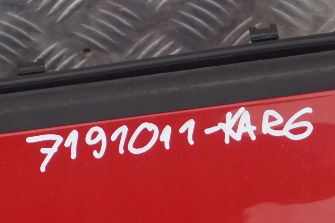 BMW 1 er 6 E87 LCI Fahrerseite Tür vorne links Karmesinrot Rot A61 - SKU 7191011-KAR6 - Teilenummer 7191011