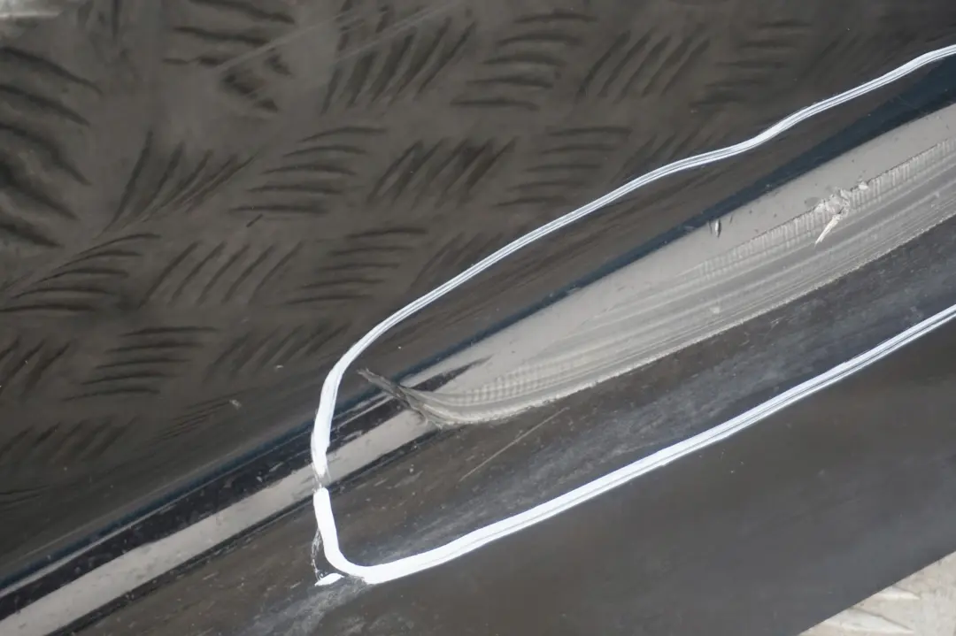 BMW E90 listwa nakładka próg lewy schwarz II 668 - SKU 0032951-SCH8 - Numer Części 32951