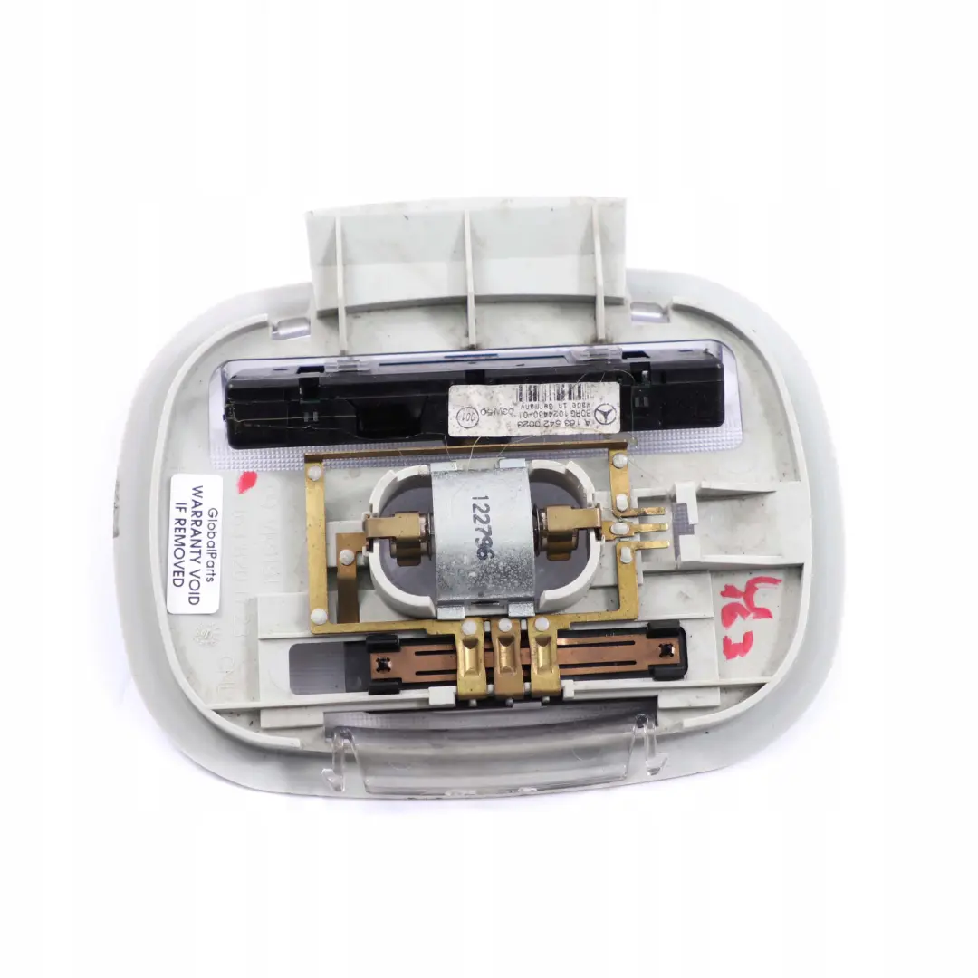 MERCEDES-BENZ M-CLASSE ML W163 Eclairage Interieur Lecture Arriere pour à propos du numéro de pièce A1638201723 MERCEDES-BENZ M-CLASSE ML W163 Eclairage Interieur Lecture Arriere - SKU A1638201723 - Numéro de pièce A1638201723