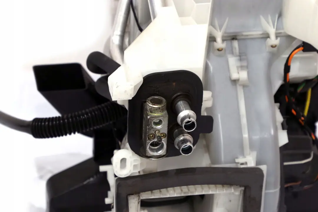 A-KLASA W169 Nagrzewnica dmuchawa do Mercedes o numerze A1698301460 Mercedes A-KLASA W169 Nagrzewnica dmuchawa - SKU A1698301460 - Numer Części A1698301460