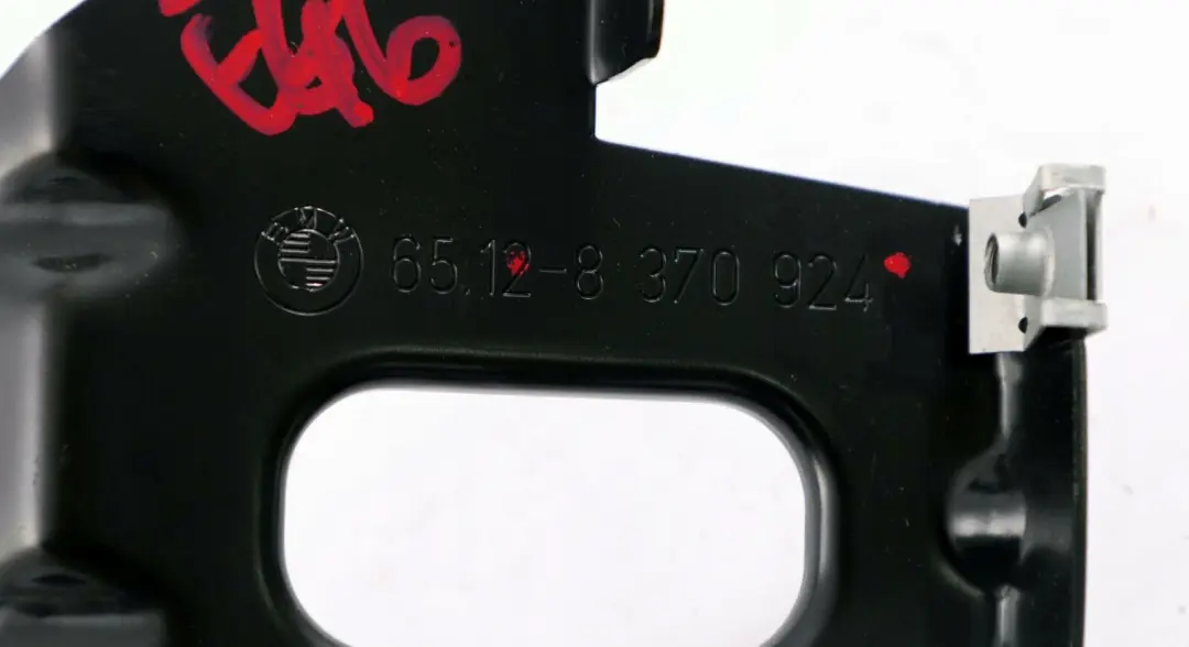 Wechsler Steuergerät Halter Halterung Montieren für BMW 3 er E46 CD mit Teilenummer 8370924 BMW 3 er E46 CD Wechsler Steuergerät Halter Halterung Montieren - SKU 8370924 - Teilenummer 8370924