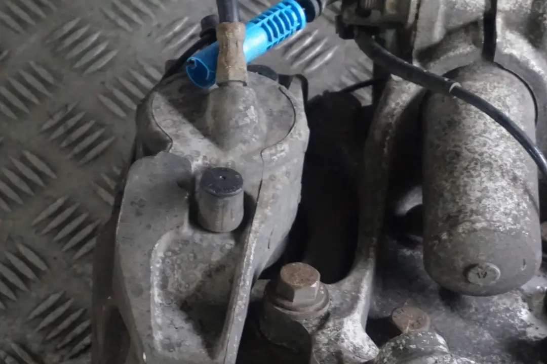 M57N Amortyzator zwrotnica lewa do BMW E65 730d o numerze 6786538 BMW E65 730d M57N Amortyzator zwrotnica lewa - SKU 6765067 - Numer Części 6786538