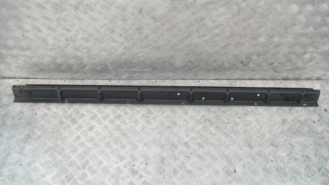 BMW X5 E53 MONTAJE LATERAL IZQUIERDO PUERTA UMBRAL CUBIERTA FALDÓN - SKU 8408709 - Número de pieza 51718408709