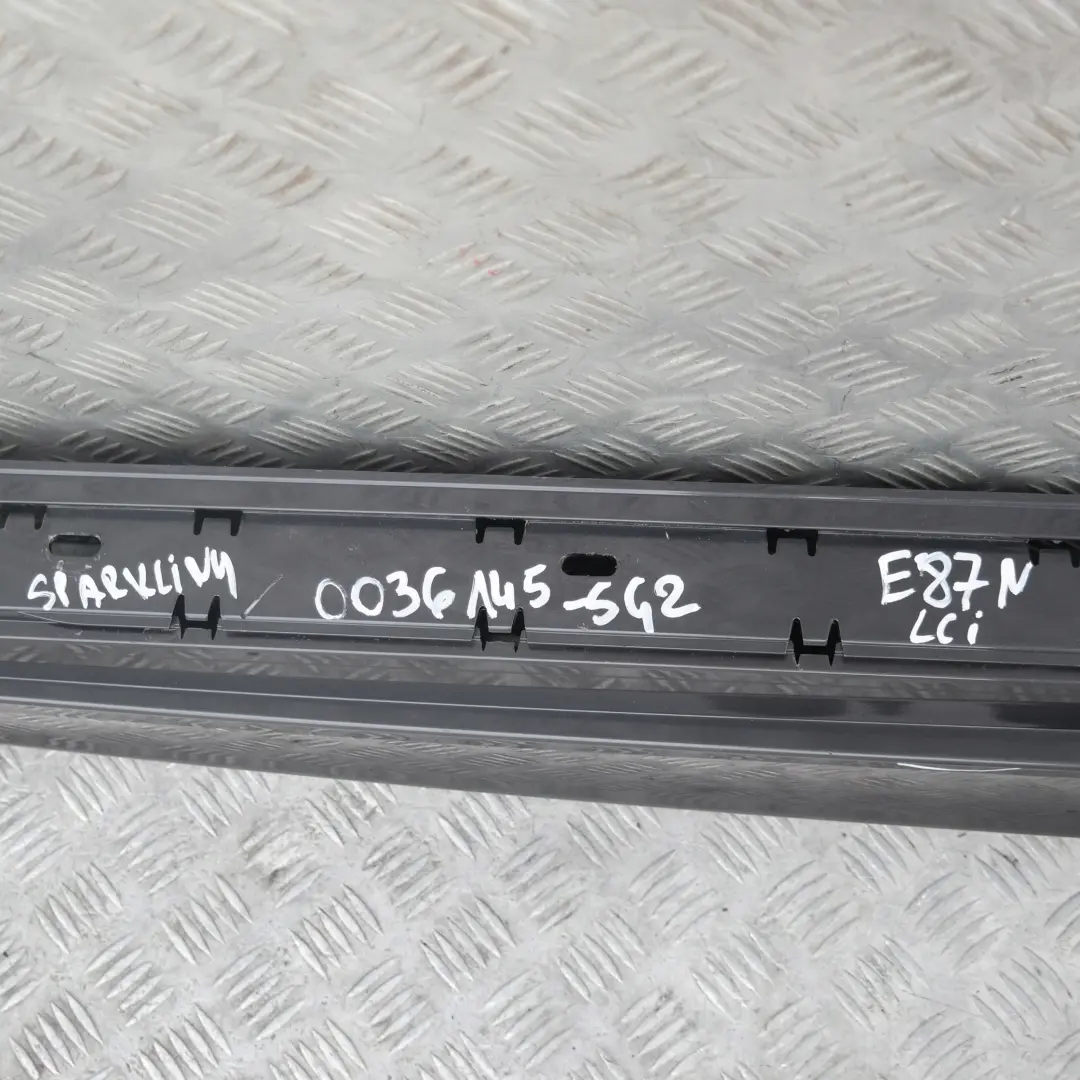 Bas de Porte Couverture Seuil A Gauche Mousseux Graphite Metalique pour BMW E87 LCI à propos du numéro de pièce 36145 BMW E87 LCI Bas de Porte Couverture Seuil A Gauche Mousseux Graphite Metalique - SKU 0036145-SG2 - Numéro de pièce 36145