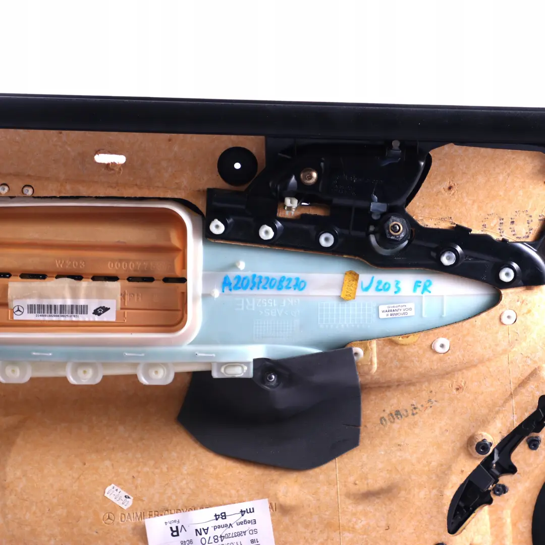 Mercedes-Benz W203 Revetement de Porte avant a Droite Tissu Noir Anthracite pour à propos du numéro de pièce A2037208270 Mercedes-Benz W203 Revetement de Porte avant a Droite Tissu Noir Anthracite - SKU A2037208270-1 - Numéro de pièce A2037208270