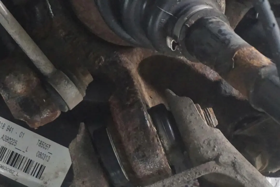 N47 Trasera Izquierda Suspension Pierna Eje Disco De Freno para BMW E90 318d con número de pieza 6774809 BMW E90 318d N47 Trasera Izquierda Suspension Pierna Eje Disco De Freno - SKU 6774809-16 - Número de pieza 6774809