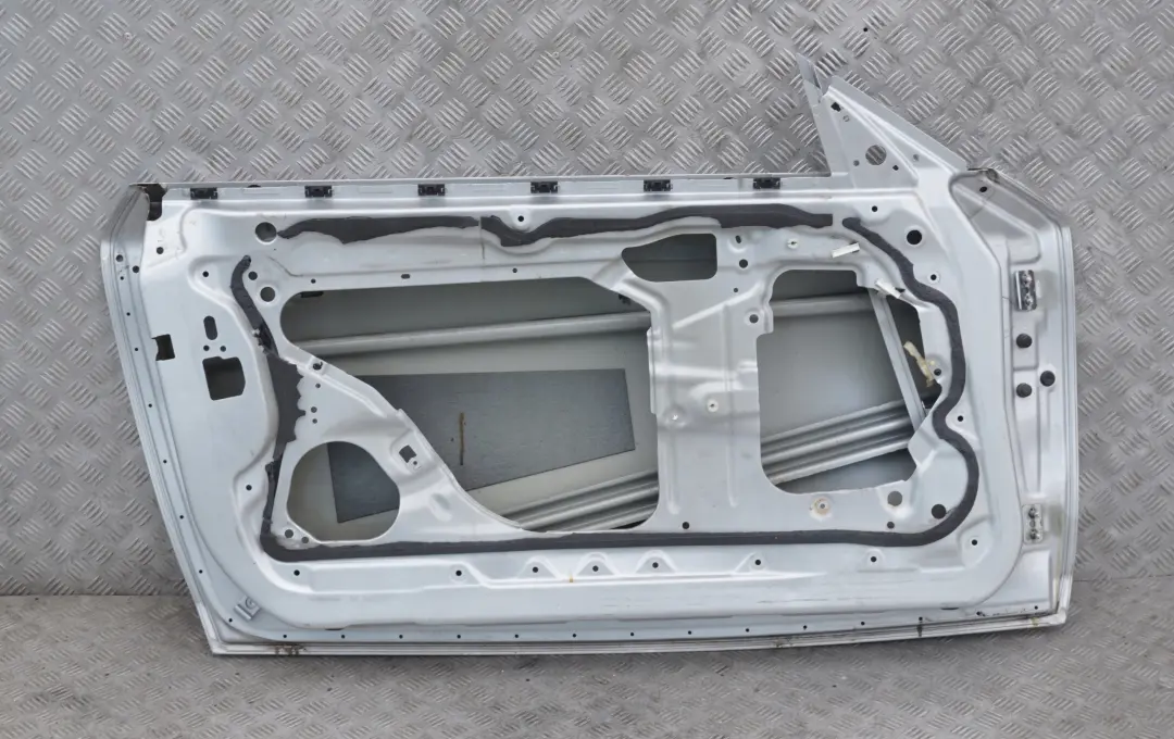 BMW 1 SERIES E81 E82 E88 Door Front Left N/S Titansilber Titan Silver Metallic - SKU 7207445-TS - Part number 7207445