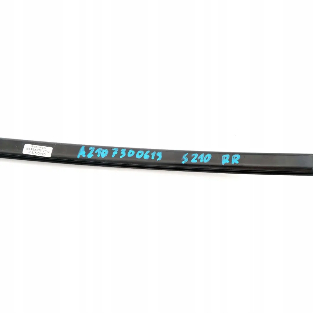 Mercedes-Benz S210 Fensterstrebe Posteriore Destra Porta per con numero di parte A2107300619 Mercedes-Benz S210 Fensterstrebe Posteriore Destra Porta - SKU A2107300619 - Numero di parte A2107300619