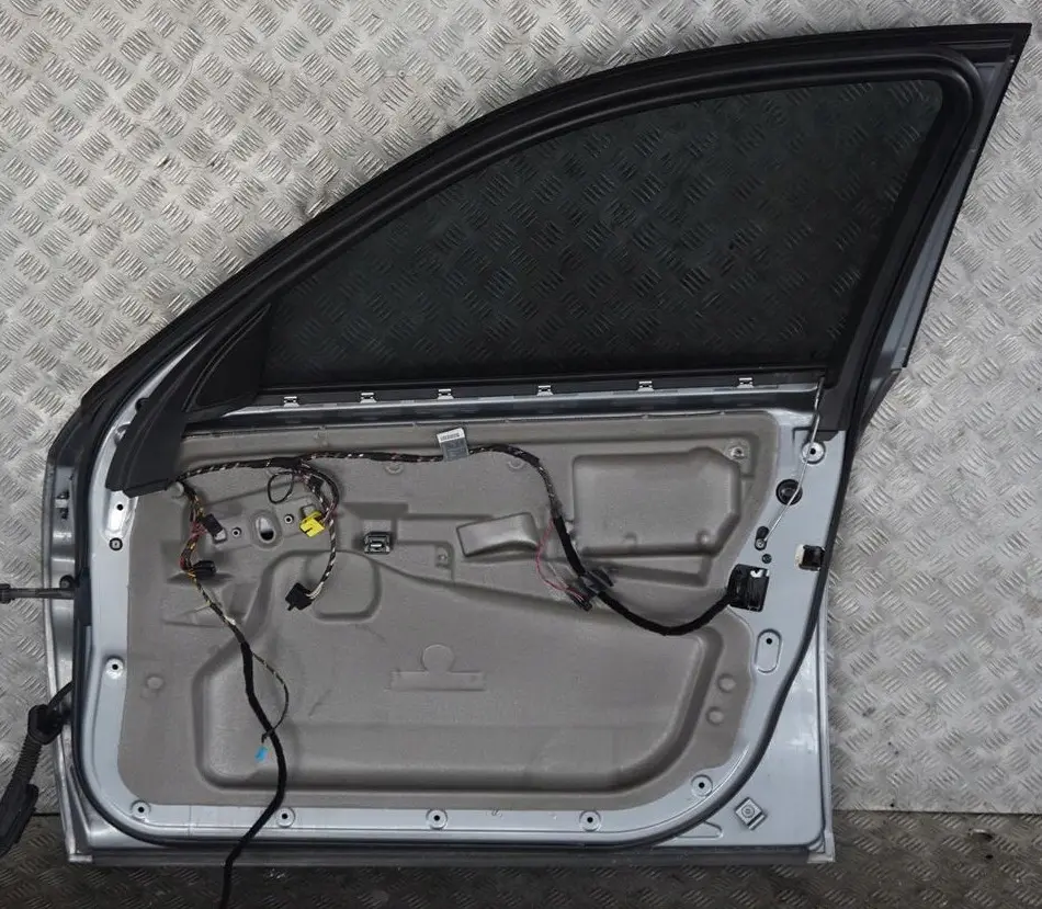 Drzwi prawe przednie Silbergrau do BMW E60 E61 o numerze 7202340 BMW E60 E61 Drzwi prawe przednie Silbergrau - SKU 7202340-SBG1 - Numer Części 7202340