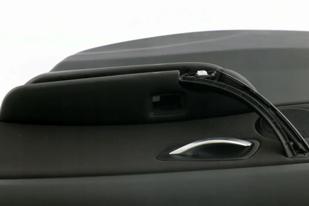 Pannello Porta Tessuto Nero Posteriore Destra per BMW E90 E91 con numero di parte 9152394 BMW E90 E91 Pannello Porta Tessuto Nero Posteriore Destra - SKU 9152394 - Numero di parte 9152394