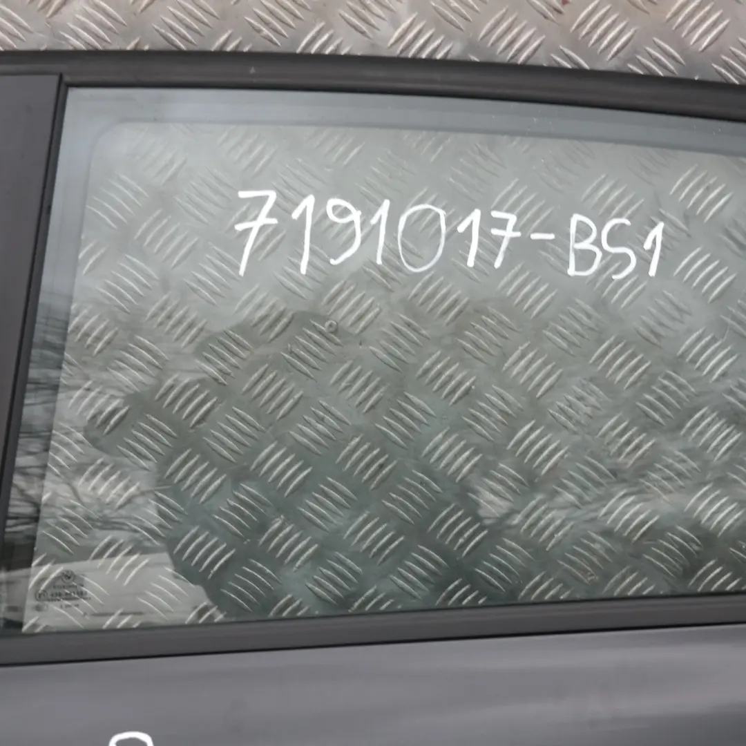 Cote Conducteur Porte Arriere Gauche Noir Saphir Metallique pour BMW E87 LCI à propos du numéro de pièce 7191017 BMW E87 LCI Cote Conducteur Porte Arriere Gauche Noir Saphir Metallique - SKU 7191017-BS1 - Numéro de pièce 7191017