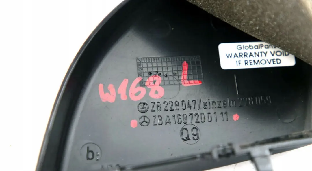 Osłona trójkąt lusterka lewa do Mercedes A W168 o numerze A1687200111 Mercedes A W168 Osłona trójkąt lusterka lewa - SKU A1687200111 - Numer Części A1687200111