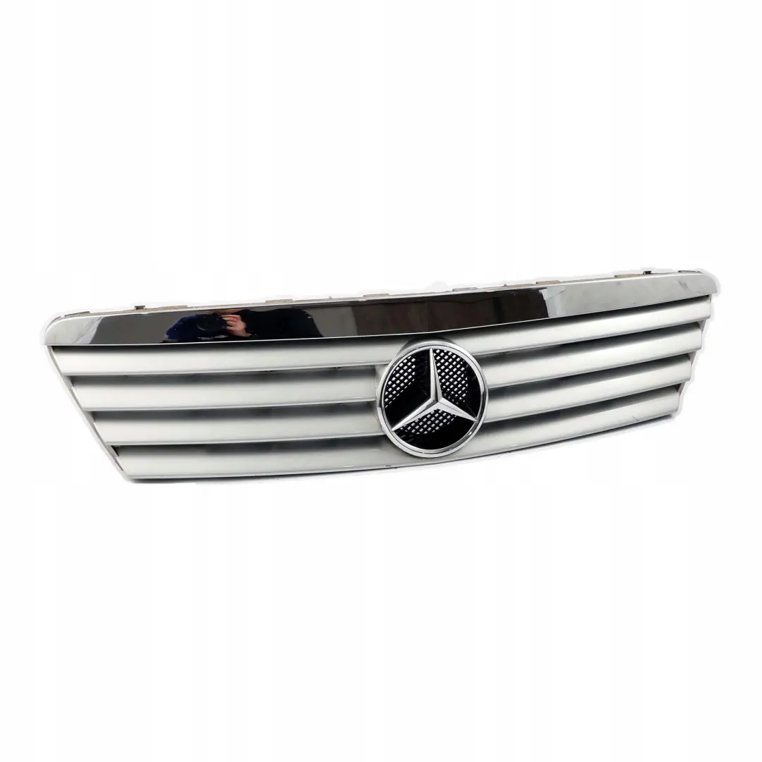 Mercedes-Benz A-Klasse W168 Kühlergrill Grill Träger Polar Silver 761 Silber für mit Teilenummer A1688880360 Mercedes-Benz A-Klasse W168 Kühlergrill Grill Träger Polar Silver 761 Silber - SKU A1688880360-PS - Teilenummer A1688880360