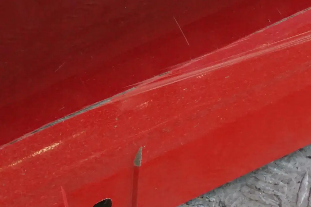 Sill Strip Faldon Lateral Izquierdo Karmesinrot Rojo Carmesi - A61 para BMW E92 E93 con número de pieza 0034059 BMW E92 E93 Sill Strip Faldon Lateral Izquierdo Karmesinrot Rojo Carmesi - A61 - SKU 0034059-KAR - Número de pieza 0034059