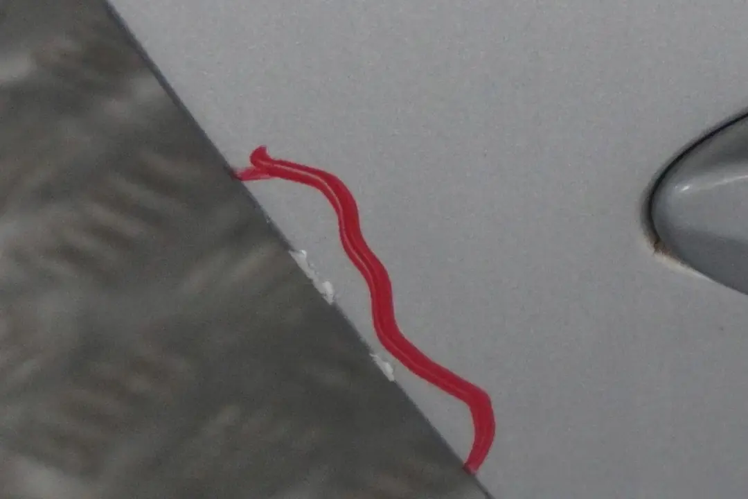 Portiera Posteriore Dx Argento-Titanio Argento Metallico 354 per BMW E60 LCI 5 con numero di parte 7202342 BMW E60 LCI 5 Portiera Posteriore Dx Argento-Titanio Argento Metallico 354 - SKU 7202342-TS5 - Numero di parte 7202342