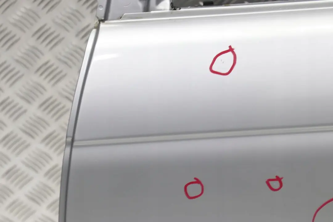 Porta Posteriore Sinistra Artico Argento Metallizzato - 309 per BMW E39 Berlina con numero di parte 8266721 BMW E39 Berlina Porta Posteriore Sinistra Artico Argento Metallizzato - 309 - SKU 8266721-AS - Numero di parte 8266721