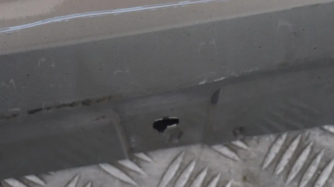 Listello Portiera Linksplatinbronze Bronzo - A53 5177 per BMW E92 E93 con numero di parte 0034059 BMW E92 E93 Listello Portiera Linksplatinbronze Bronzo - A53 5177 - SKU 0034059-PB - Numero di parte 0034059