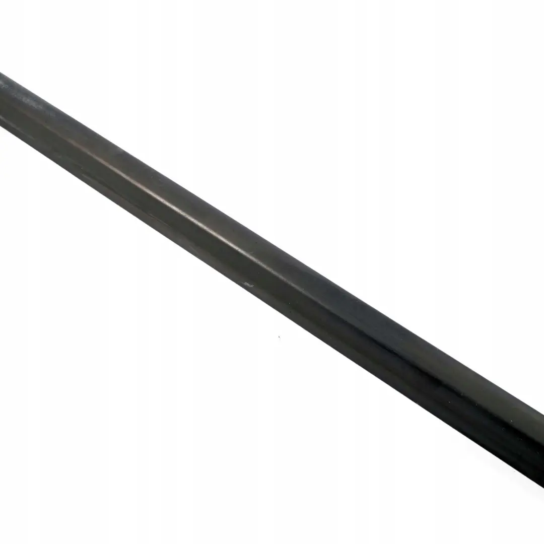 Listwa szyby drzwi prawy przód do Mercedes ML W163 o numerze A1637201424 Mercedes ML W163 Listwa szyby drzwi prawy przód - SKU A1637201424 - Numer Części A1637201424