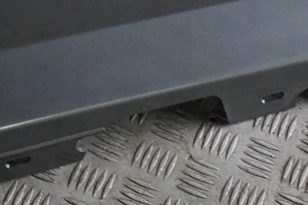 BMW E81 E82 E88 Listello Portiera Apertura Gonna SX Grigio Space Grigio - A52 - SKU 0036143-SCG - Numero di parte 0036143