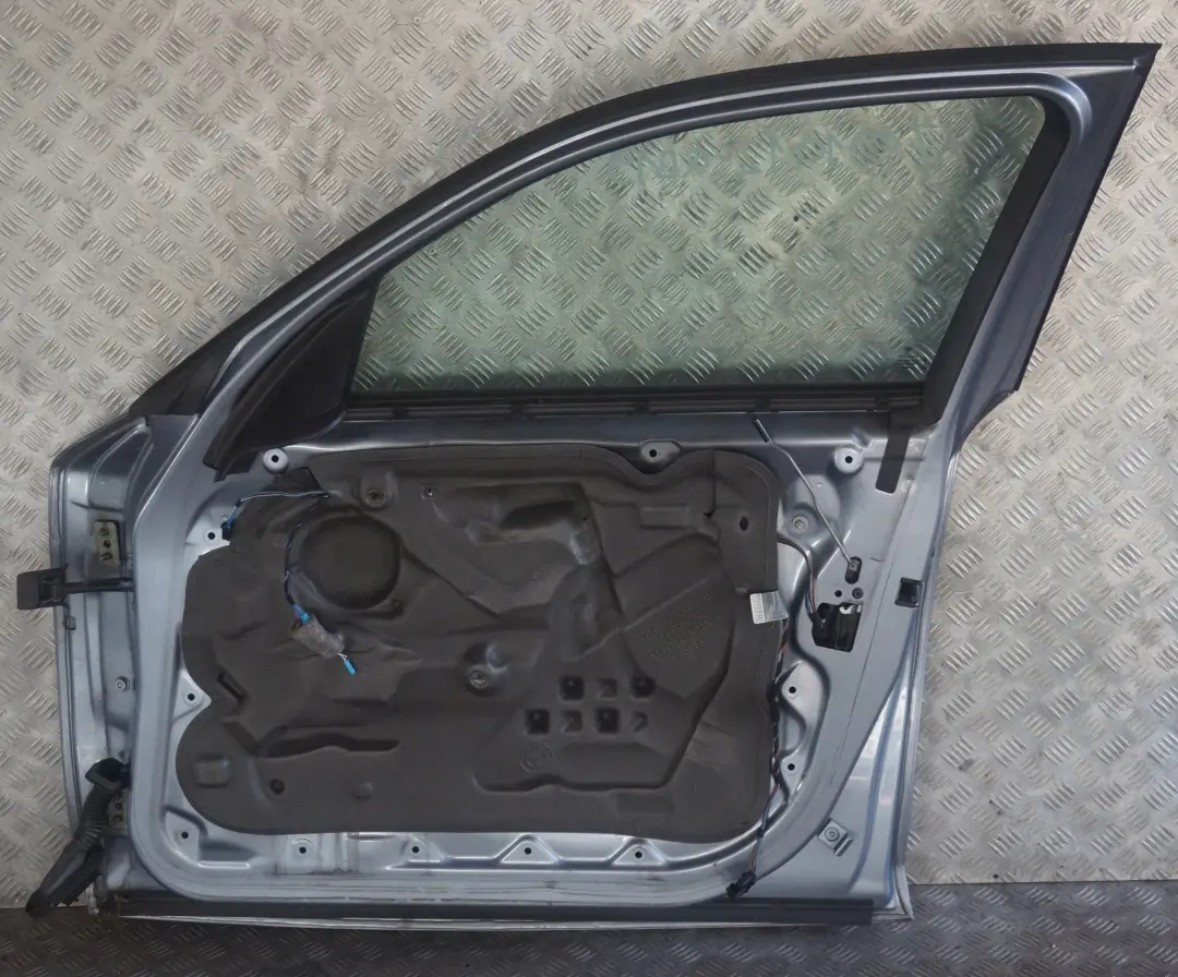 BMW 1 Series E87 Door Front Right O/S Quarzblau Blue Blau Metallic - A18 - SKU 7191012-QB19 - Part number 7191012