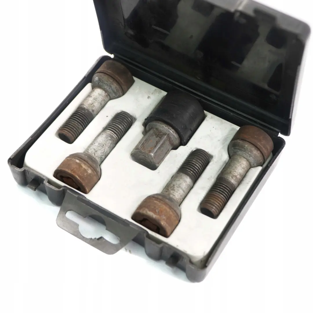 Zestaw śrub do kół śruby do Mercedes C CLK W203 C209 o numerze A2035800010 Mercedes C CLK W203 C209 Zestaw śrub do kół śruby - SKU A2035800010-1 - Numer Części A2035800010