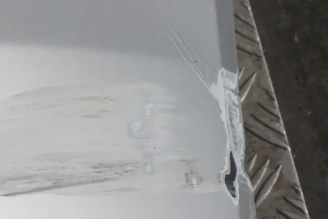 Zderzak tylny tył titansilber do BMW Z4 E85 o numerze 0034437 BMW Z4 E85 Zderzak tylny tył titansilber - SKU 0031136-TS1 - Numer Części 0034437