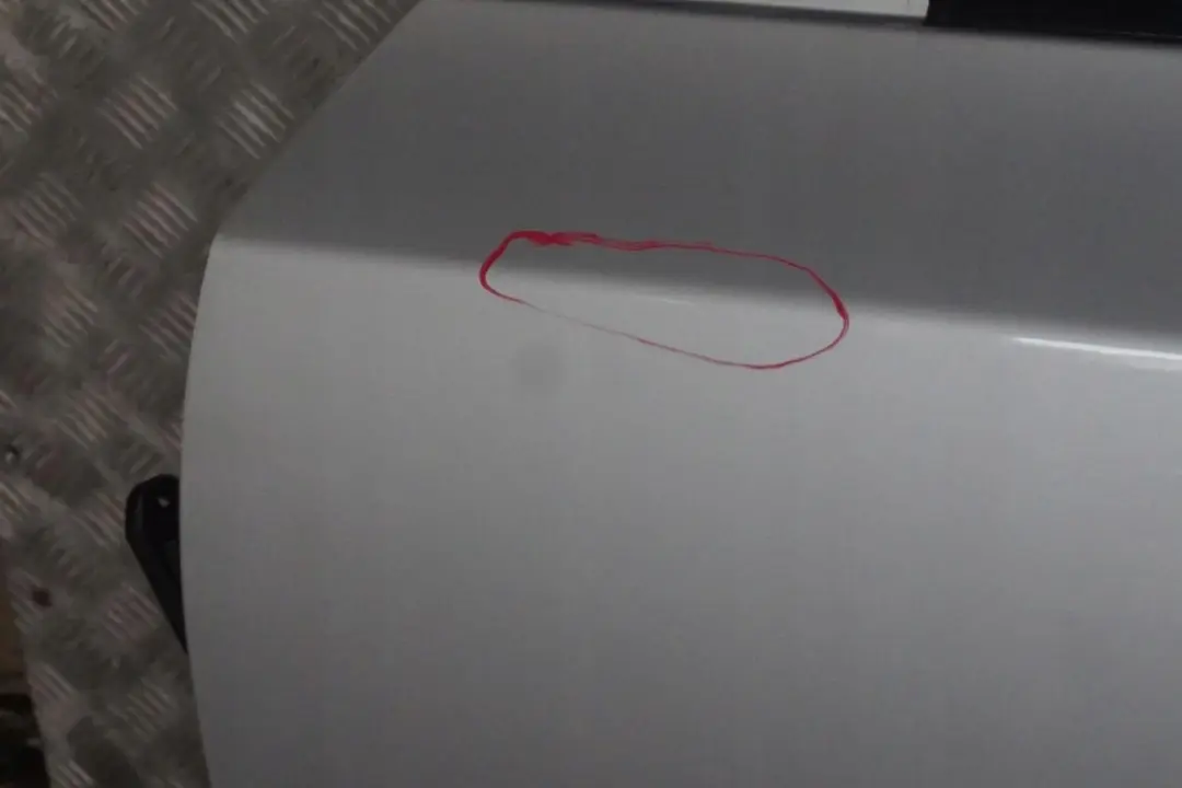 Lato Conducente Porta Frontale SX Argento-Titanio Argento per BMW E60 E61 5 con numero di parte 7202339 BMW E60 E61 5 Lato Conducente Porta Frontale SX Argento-Titanio Argento - SKU 7202339-TS6 - Numero di parte 7202339