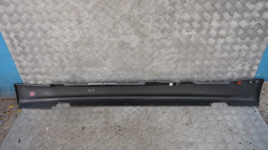 BMW 1 E87 Nakładka próg prawy Quarzblau A18 - SKU 0032948-QB14 - Numer Części 32948