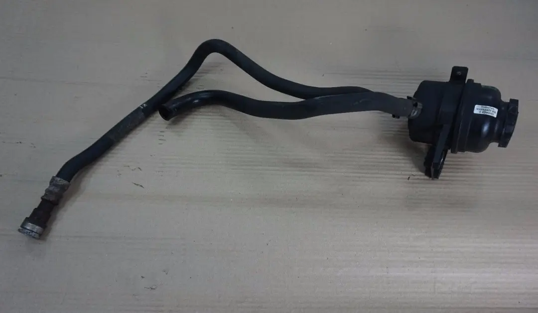 Oil Carrier Radiator Return Line Hose Pipe to BMW 1 3 Series E81 E87 E90 E91 LCI with Part number 6850582 BMW 1 3 Series E81 E87 E90 E91 LCI Oil Carrier Radiator Return Line Hose Pipe - SKU 6768094-2 - Part number 6850582