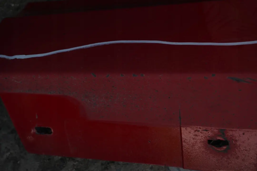 Sill strip faldon lateral izquierdo Karmesinrot Rojo Carmesi para BMW E90 E91 LCI con número de pieza 0037059 BMW E90 E91 LCI Sill strip faldon lateral izquierdo Karmesinrot Rojo Carmesi - SKU 0037059-KAR - Número de pieza 0037059