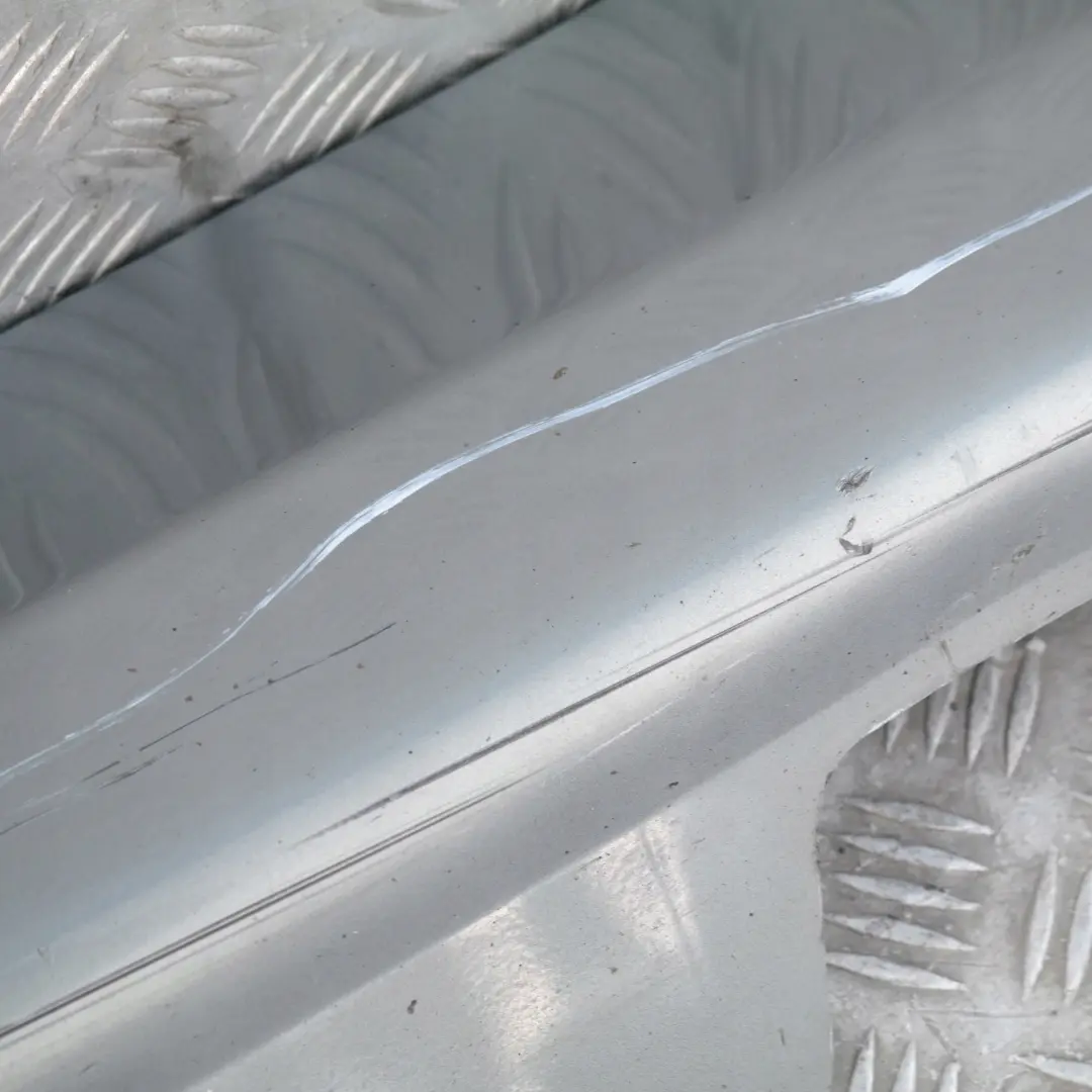 Einstiegsleiste Seitenschweller links Arktis Metallic - A34 für BMW E90 E91 mit Teilenummer 32951 BMW E90 E91 Einstiegsleiste Seitenschweller links Arktis Metallic - A34 - SKU 0032951-AM6 - Teilenummer 32951