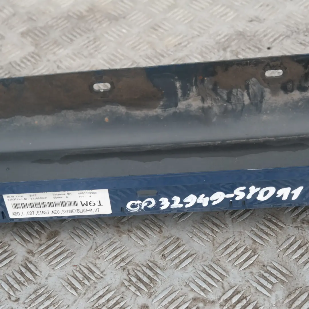 Schwellerleiste Blende Schweller links Sydneyblau Blau A19 für BMW 1 er 11 E87 mit Teilenummer 32949 BMW 1 er 11 E87 Schwellerleiste Blende Schweller links Sydneyblau Blau A19 - SKU 0032949-SYD11 - Teilenummer 32949