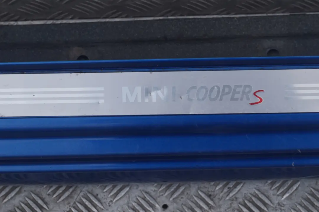 Cote a Gauche Hyper Bleu Metallique - A28 pour Mini R52 COOPER S à propos du numéro de pièce 1505863 Mini R52 COOPER S Cote a Gauche Hyper Bleu Metallique - A28 - SKU 7124375-HYB - Numéro de pièce 1505863