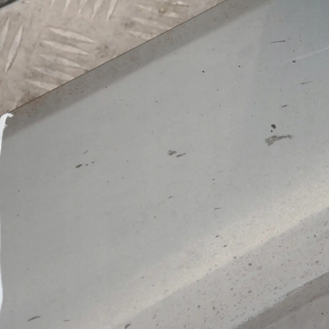 Sill Strip Faldon Lateral Derecho Arktis Arctic Metallic A34 para BMW E92 E93 con número de pieza 34058 BMW E92 E93 Sill Strip Faldon Lateral Derecho Arktis Arctic Metallic A34 - SKU 0034058-AM - Número de pieza 34058