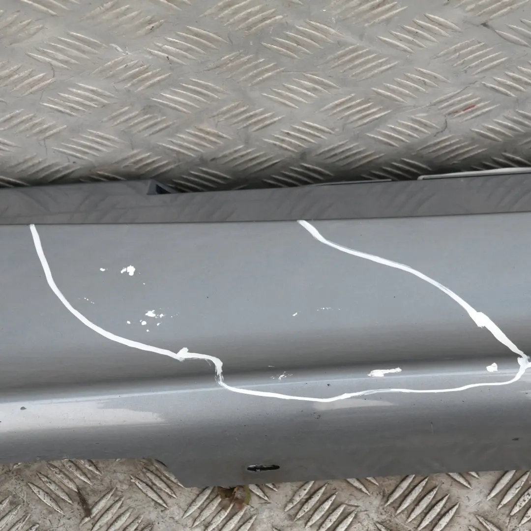 Schwellerleiste Blende Schweller links Quarzblau Blau Metallic für BMW 1 er E87 mit Teilenummer 51770032949 BMW 1 er E87 Schwellerleiste Blende Schweller links Quarzblau Blau Metallic - SKU 0032949-QB5 - Teilenummer 51770032949