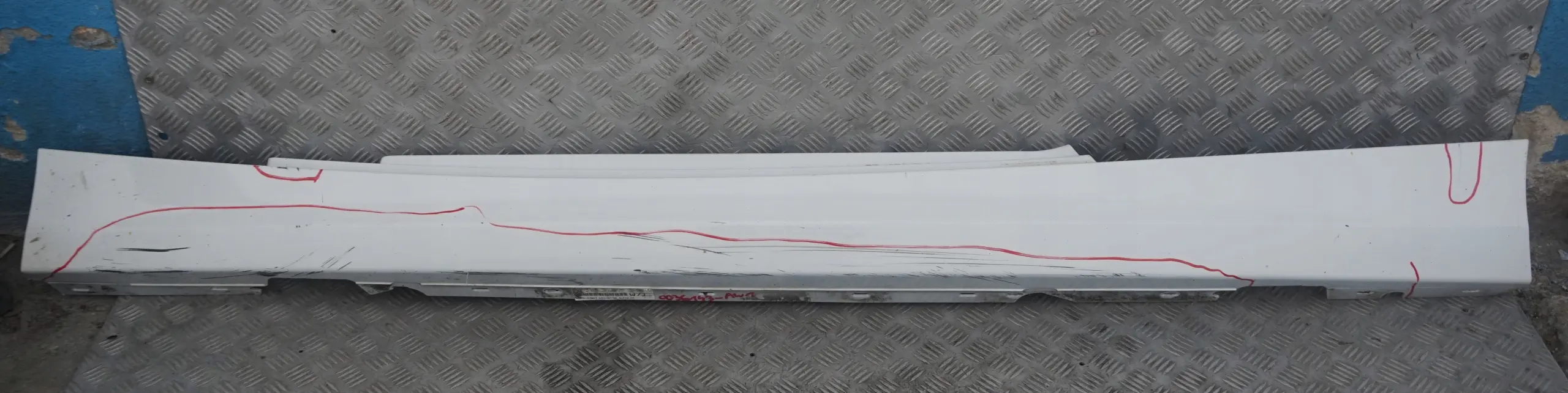 BMW E81 E82 E88 Striscia davanzale Gonna laterale sinistra Alpinweiss Bianco