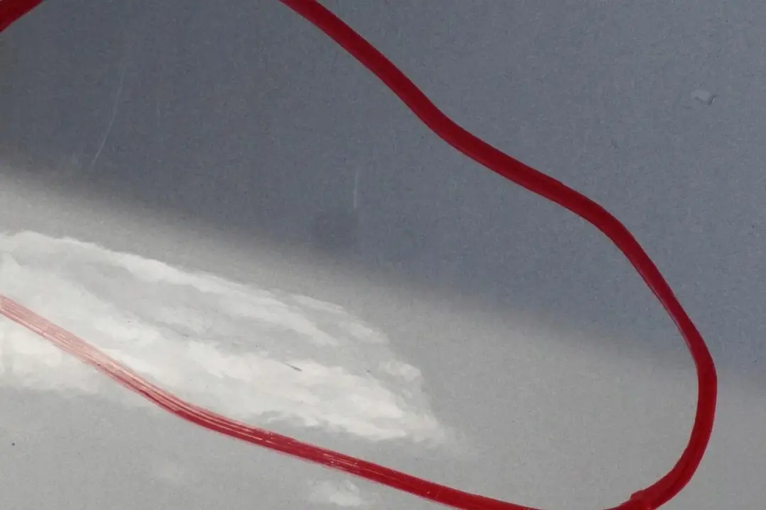 Błotnik prawy przedni titansilber do BMW E60 E61 o numerze 7111430 BMW E60 E61 Błotnik prawy przedni titansilber - SKU 7111430-TS4 - Numer Części 7111430