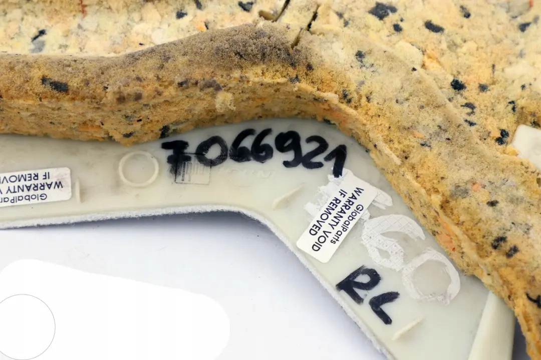 Verkleidung C-Säule Vorne Links Himmelgrau N/S für BMW 5 er E60 LCI mit Teilenummer 7066921 BMW 5 er E60 LCI Verkleidung C-Säule Vorne Links Himmelgrau N/S - SKU 7066921 - Teilenummer 7066921