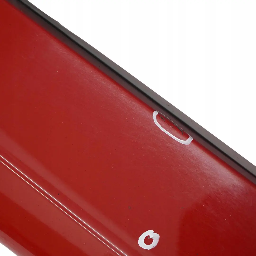 Listello Portiera Apertura Gonna Destra Rosso Giappone - 438 per BMW E90 E91 con numero di parte 0032950 BMW E90 E91 Listello Portiera Apertura Gonna Destra Rosso Giappone - 438 - SKU 0032950-JR1 - Numero di parte 0032950