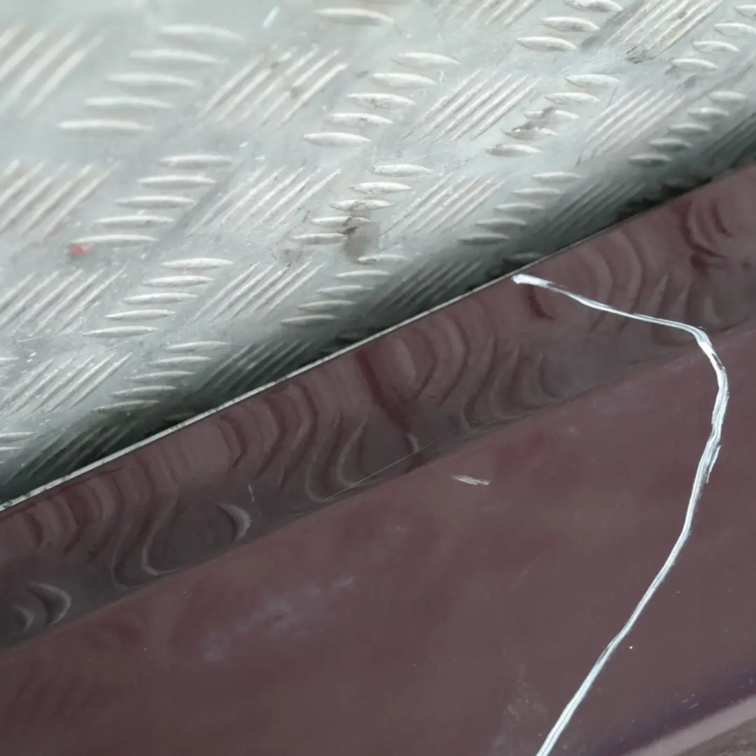 Sill strip side skirt left N/S Barberarot Barbera Red to BMW 3 SERIES E90 E91 LCI with Part number 37059 BMW 3 SERIES E90 E91 LCI Sill strip side skirt left N/S Barberarot Barbera Red - SKU 0037059-BAR - Part number 37059