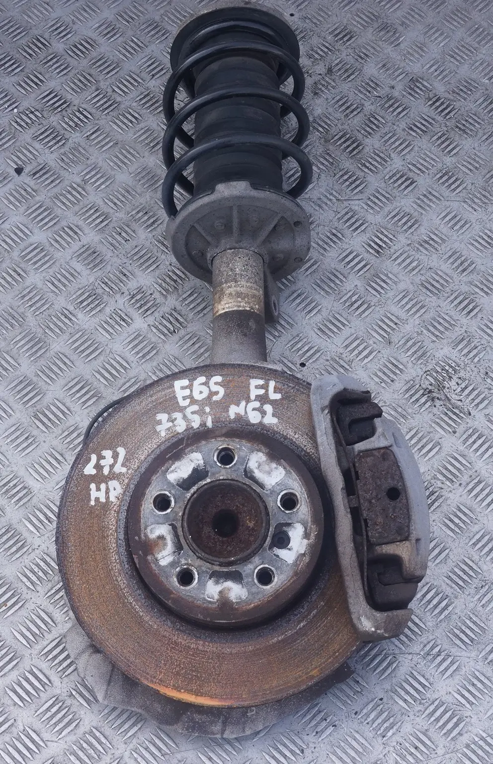 N62 272HP Amortyzator zwrotnica lewa do BMW E65 735i o numerze 6786533 BMW E65 735i N62 272HP Amortyzator zwrotnica lewa - SKU 6786533 - Numer Części 6786533