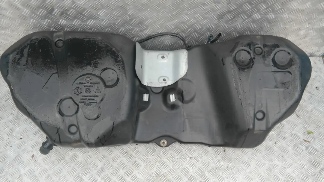 BMW X3 Series E83 E83N LCI Complete Fuel Tank Petrol N46 M54 - SKU 7194746 - Part number 16117194746