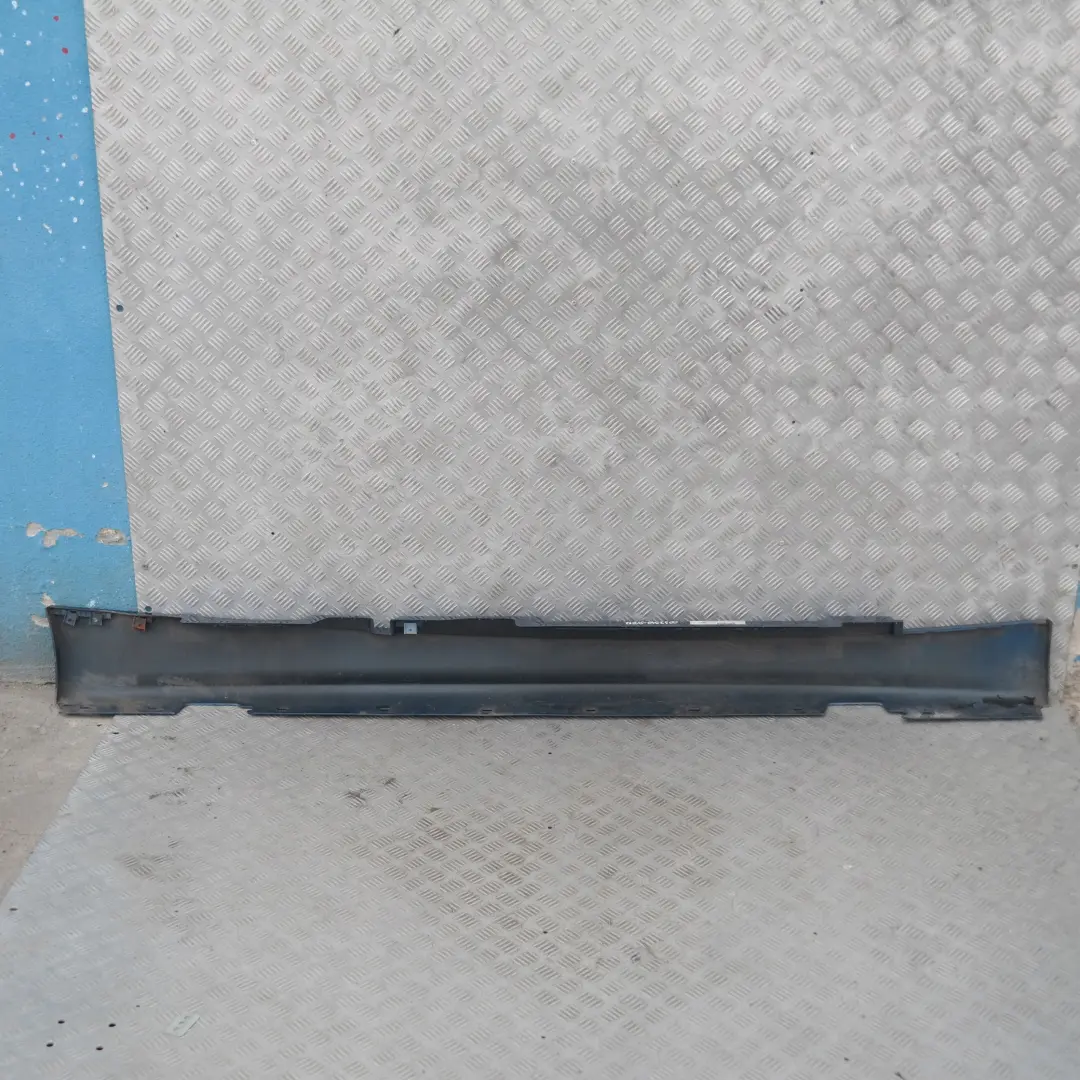 Faldón lateral izquierdo Sydneyblau Sydney Blue - A19 para BMW 12 E87 con número de pieza 32949 BMW 12 E87 Faldón lateral izquierdo Sydneyblau Sydney Blue - A19 - SKU 0032949-SYD12 - Número de pieza 32949