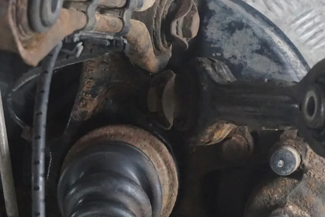 Reihe E90 318d N47 Abtriebswelle Schwenklager Hinten Links für BMW 3 mit Teilenummer 6774809 BMW 3 Reihe E90 318d N47 Abtriebswelle Schwenklager Hinten Links - SKU 6774809-16 - Teilenummer 6774809