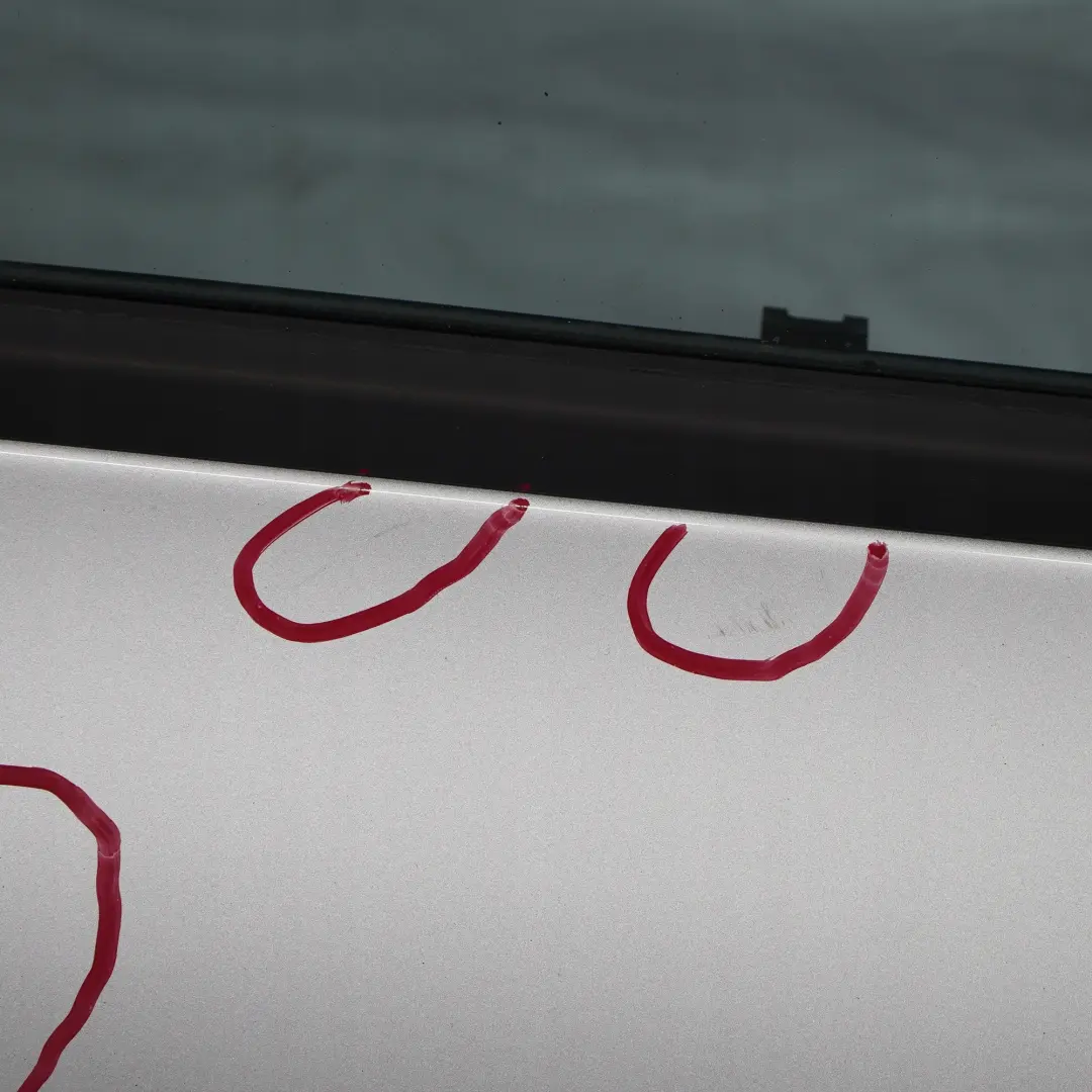 Porta Anteriore Sinistra Titansilber Titan Silver Metallic - 354 per BMW E87 con numero di parte 7191011 BMW E87 Porta Anteriore Sinistra Titansilber Titan Silver Metallic - 354 - SKU 7191011-TS2 - Numero di parte 7191011