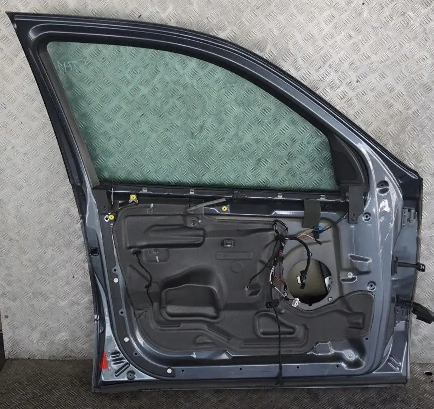 Tür Vorne Links Stalhgrau Stahl Grau Metallic - 400 für BMW X5 er E53 1 mit Teilenummer 8256823 BMW X5 er E53 1 Tür Vorne Links Stalhgrau Stahl Grau Metallic - 400 - SKU 8256823-STH1 - Teilenummer 8256823