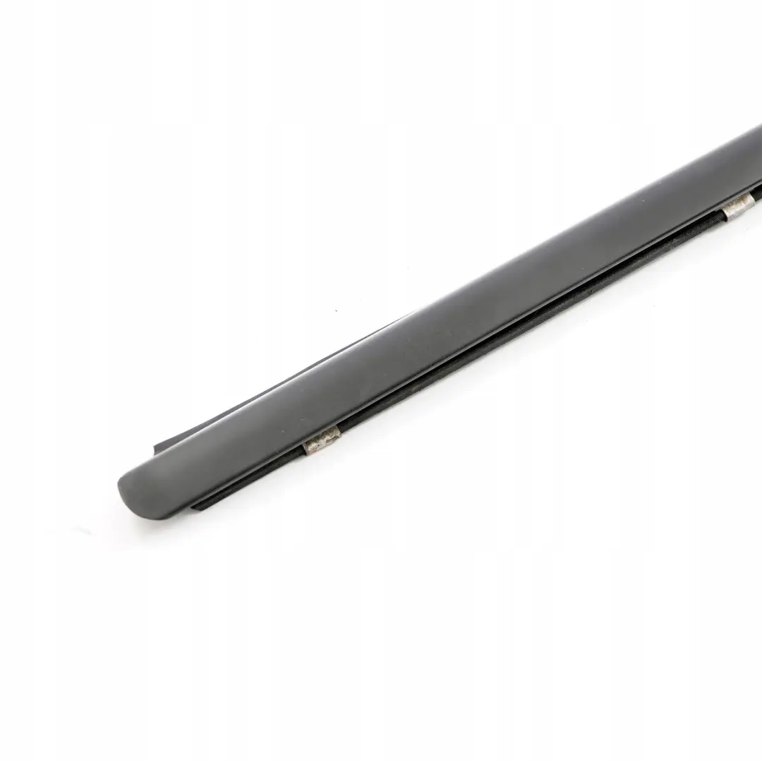 Mercedes W203 Modanatura striscia rivestimento esterna lunotto posteriore destro - SKU A2037350665 - Numero di parte A2037350665