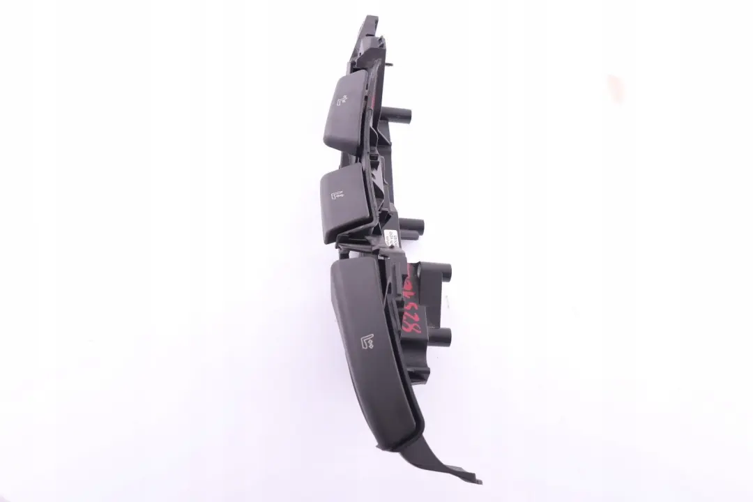 Panneau Unité Actionnement Siège Avant Droit pour BMW X5 E53 X3 E83 à propos du numéro de pièce 8251626 BMW X5 E53 X3 E83 Panneau Unité Actionnement Siège Avant Droit - SKU 8251626 - Numéro de pièce 8251626